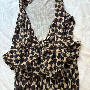 DVF Chic Black and Tan Patterned Dress